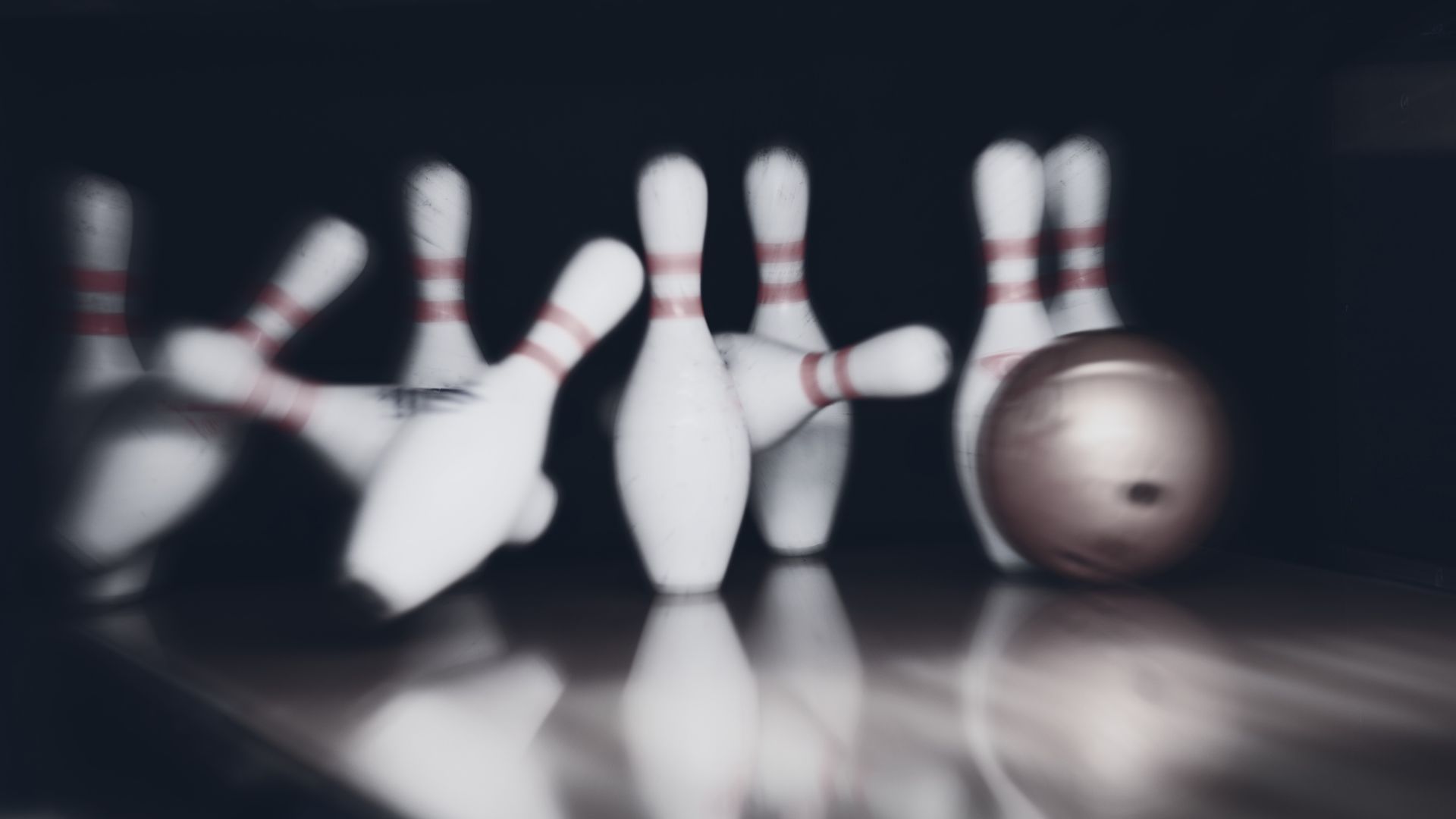 Un strike au bowling, symbolisant l'effet d'un nom de domaine bien choisi