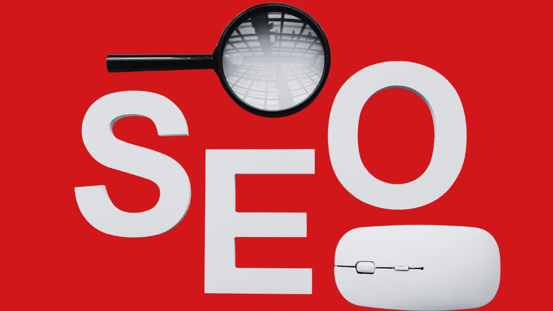 Une loupe symbolisant l'optimisation du référencement pour les moteurs de recherches, avec le mot "SEO" et une souris d'ordinateur